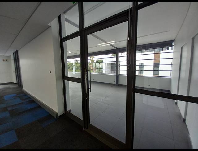 2,501M² OFFICE TO LET IN BRYANSTON